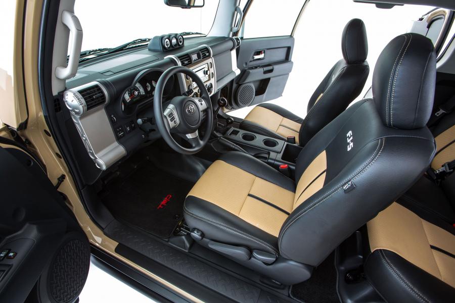  Toyota FJ-S Cruiser 2012 года  (фото 5 из 14)